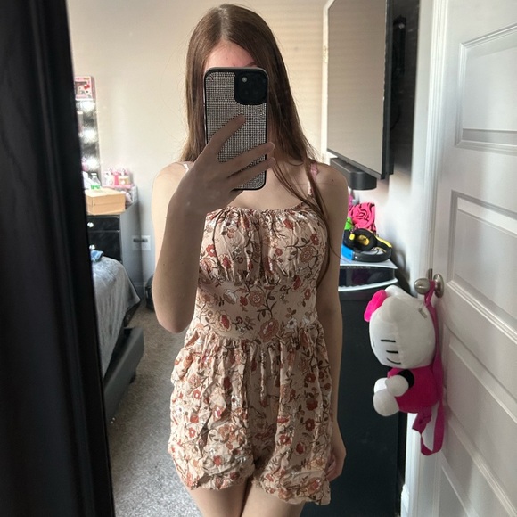 Floral Romper - Picture 2 of 4